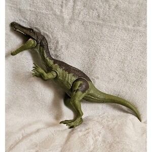 Jurassic World Roarivores Action Figure Theropod Dinosaur  w/ Chomping Action...
